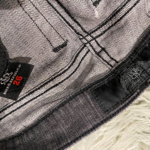 Rock and Republic jeans, size US 26 - Picture 3 of 4